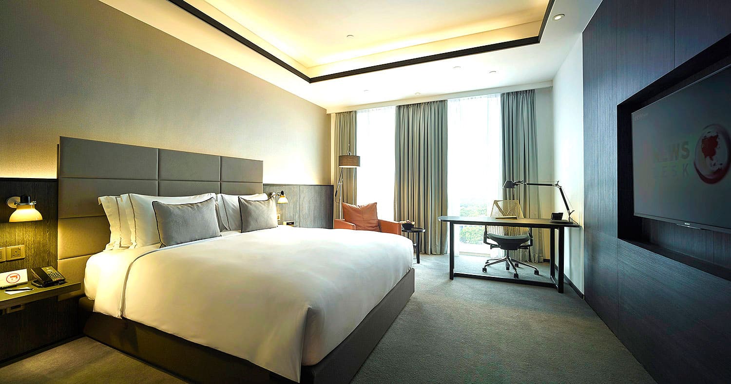premier-suite-gallery-img-01